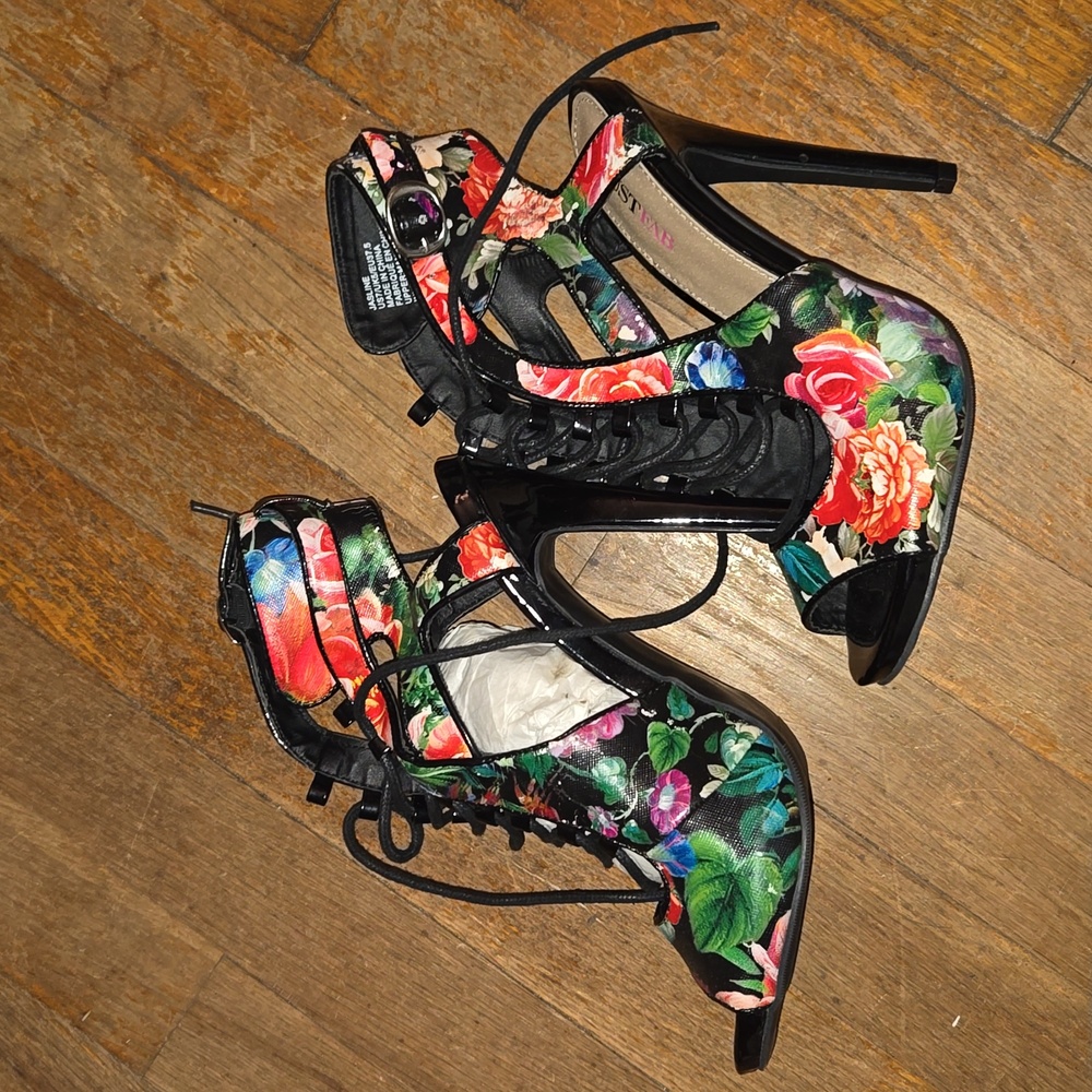 Just Fab size 7 Floral